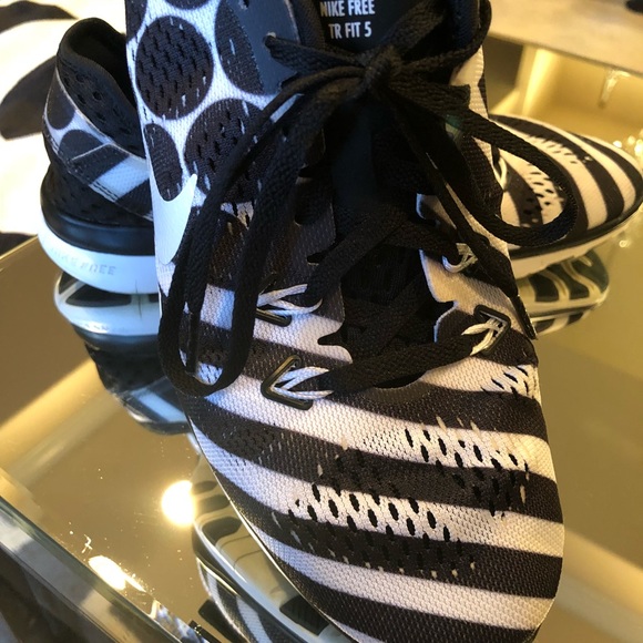 Nike Free 8 - Picture 2 of 6